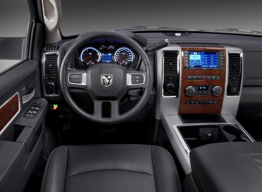  Dodge Ram 2500 Laramie Crew Cab 2009 года  (фото 2 из 14)